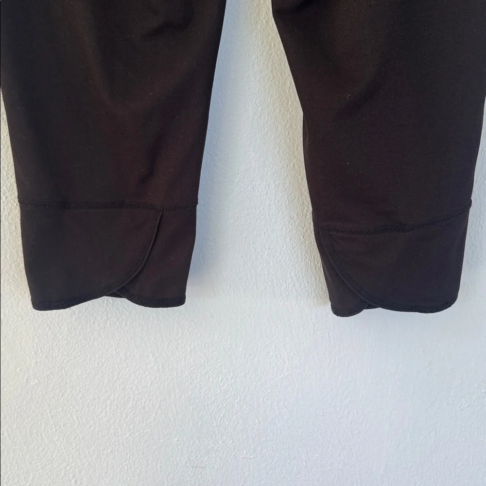 Tangerine black white stripe crop length mid rise workout leggings size medium